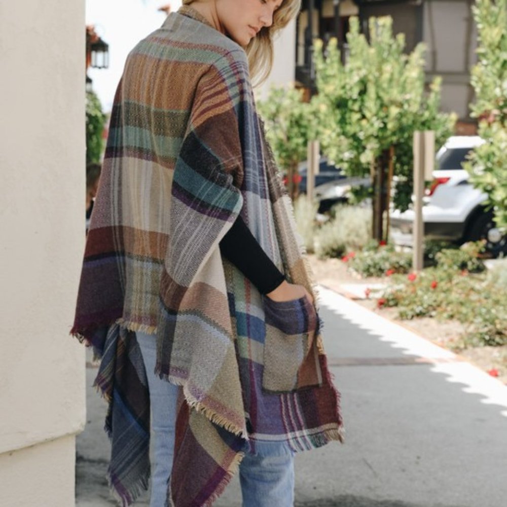 ๐จ LAST ONE! REMI Autumn Plaid Pocketed Ruana - Picture 3 of 10
